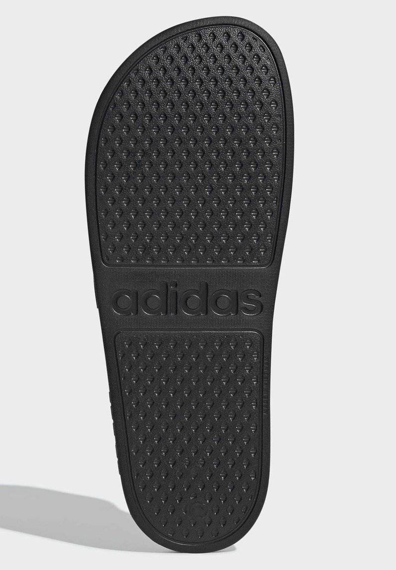 adidas Sportswear adidas Sportswear ADILETTE AQUA - Pool slides - core black gold met core black Muttertagsangebot
