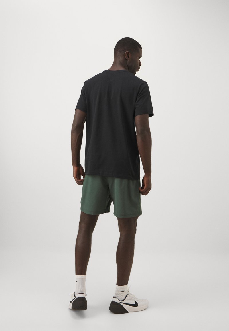 Nike Performance Nike Performance FORM SHORT - Sports shorts Bestseller