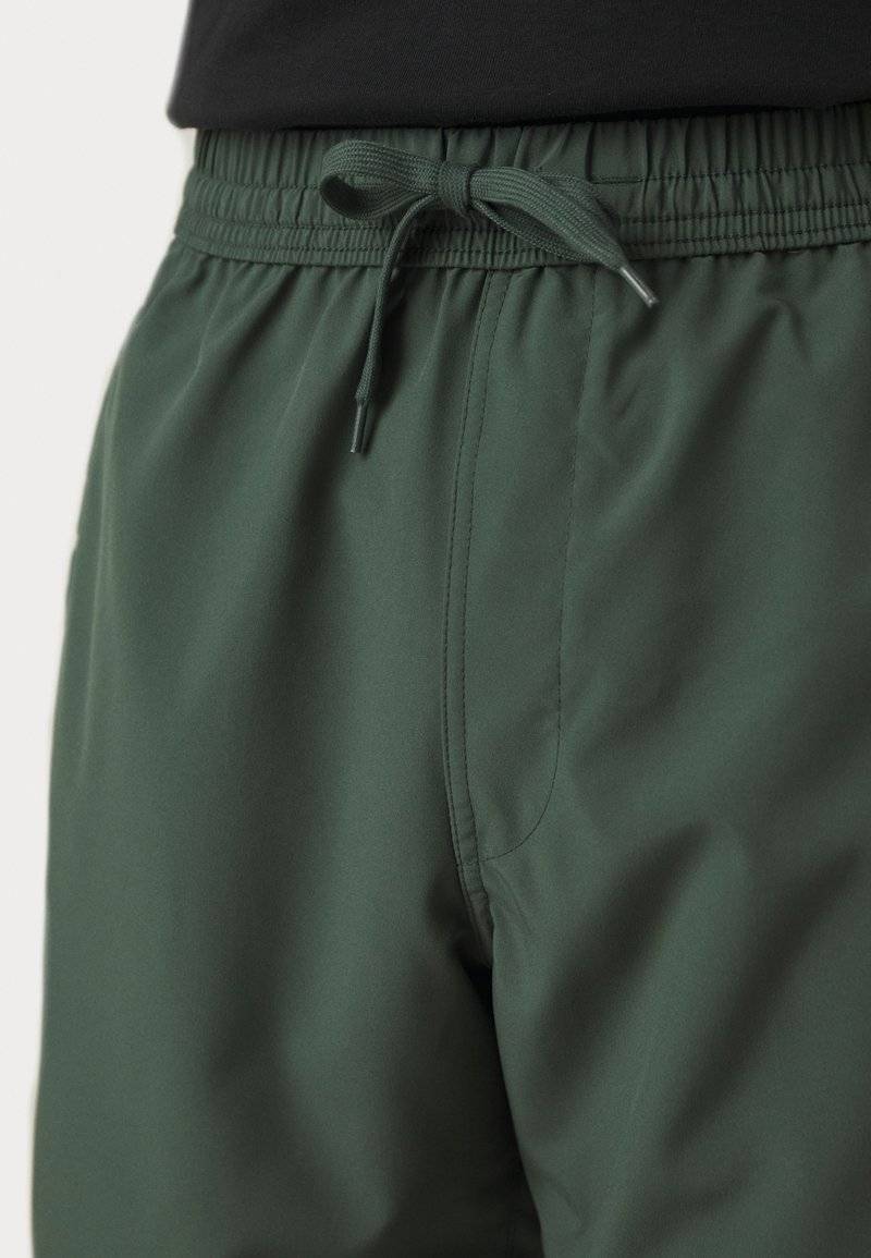 Nike Performance Nike Performance FORM SHORT - Sports shorts Bestseller
