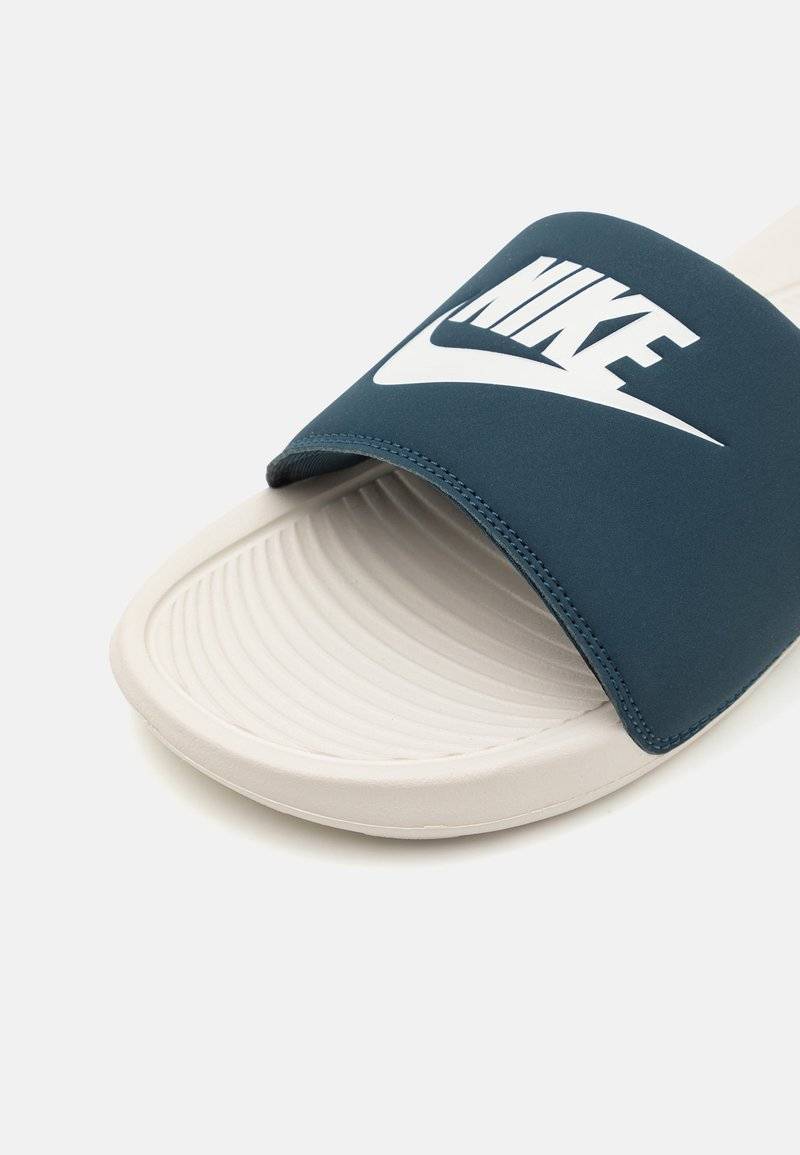 Nike Sportswear Nike Sportswear VICTORI ONE SLIDE - Pool slides Sonderangebote