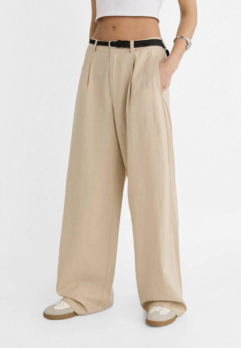 Stradivarius Stradivarius WITH BELT - Trousers - beige