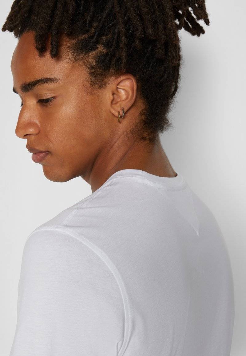 Tommy Jeans Tommy Jeans SLIM TEE - Basic T-shirt - classic white Exklusive Angebote