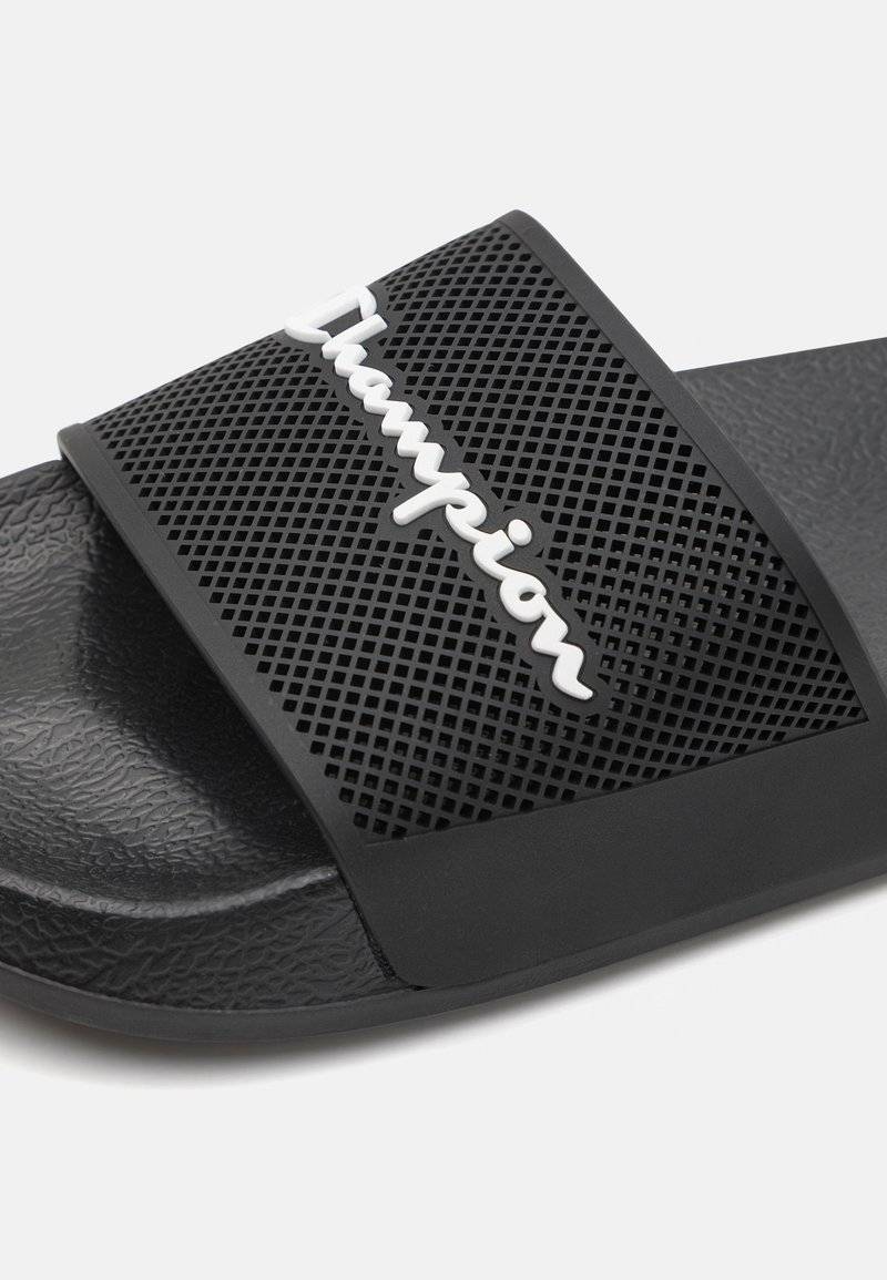 Champion Champion DAYTONA - Pool slides - black Nur noch ein Tag übrig