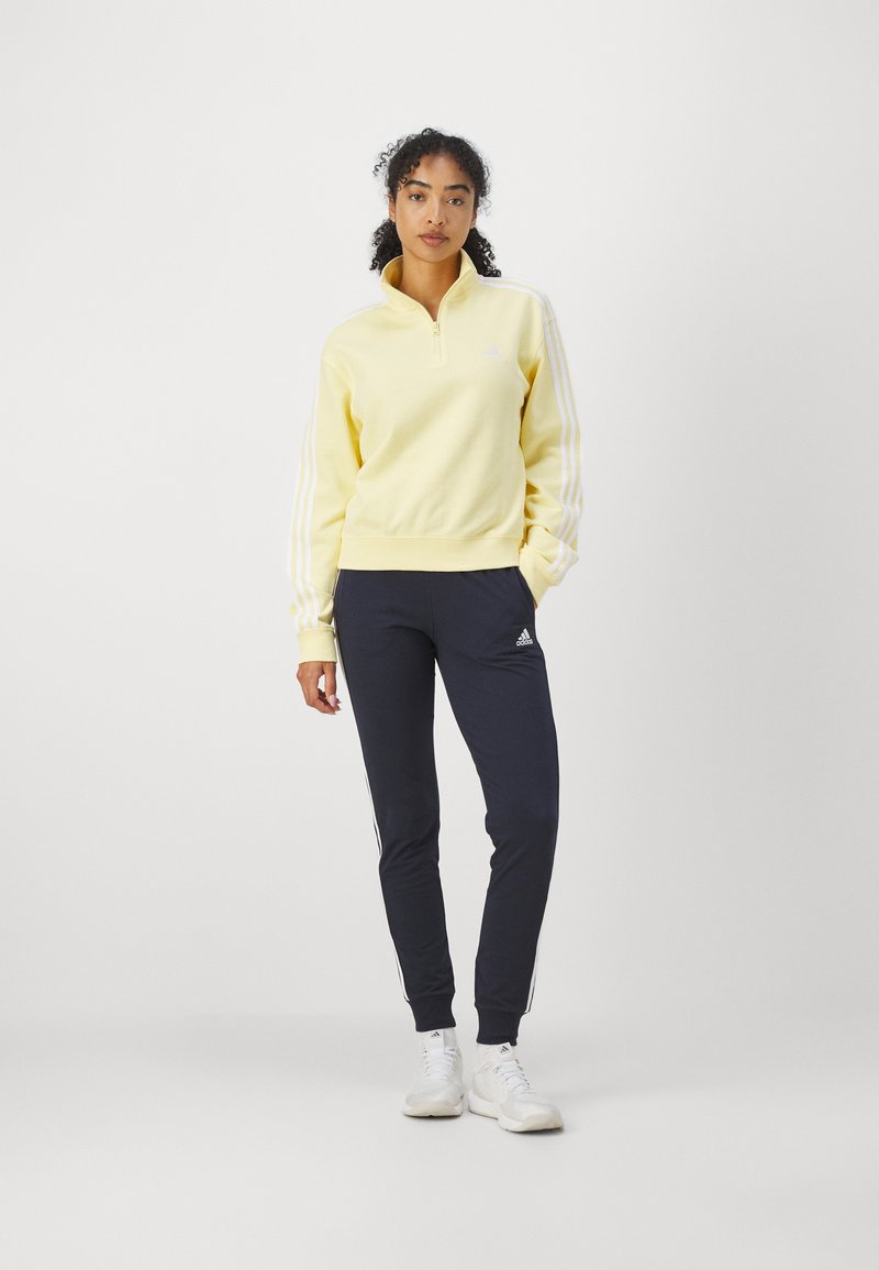 adidas Sportswear adidas Sportswear ESSENTIALS 3-STRIPES QUARTER ZIP - Sweatshirt - almost yellow Online Outlet