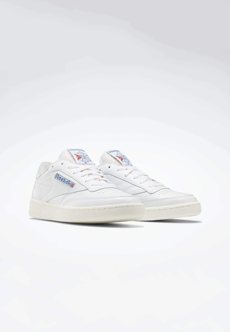 Reebok Classic Reebok Classic CLUB C 85 VINTAGE UNISEX - Trainers - white Räumungsverkauf