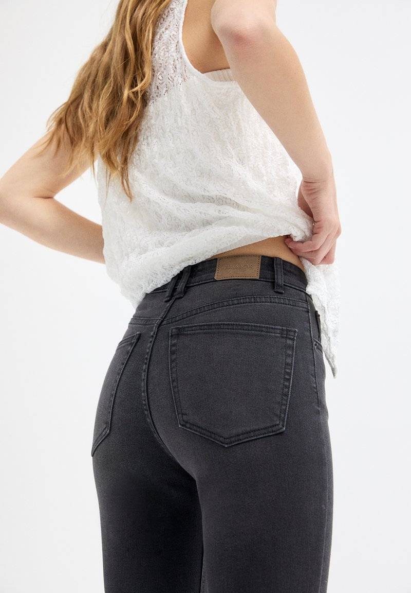 PULL&BEAR PULL&BEAR BASIC MOM COMFORT - Straight leg jeans - black Saisonschlussverkauf