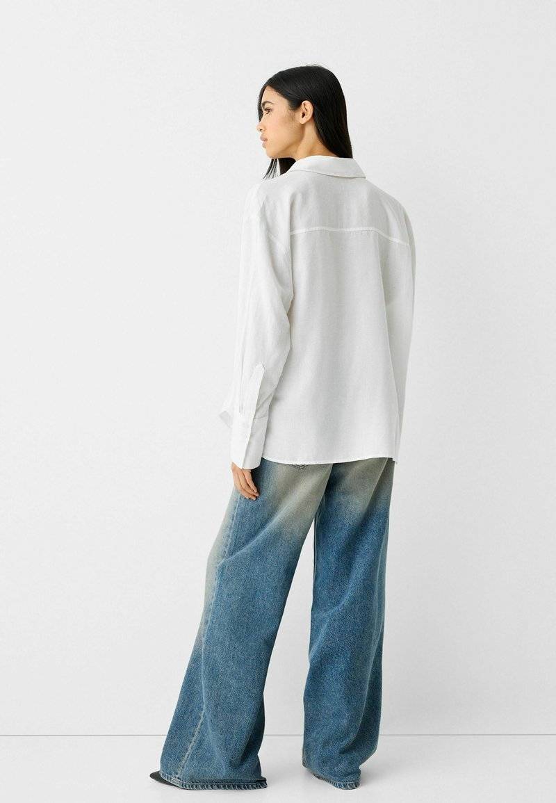 Bershka Bershka OVERSIZE - Button-down blouse - white Black Friday