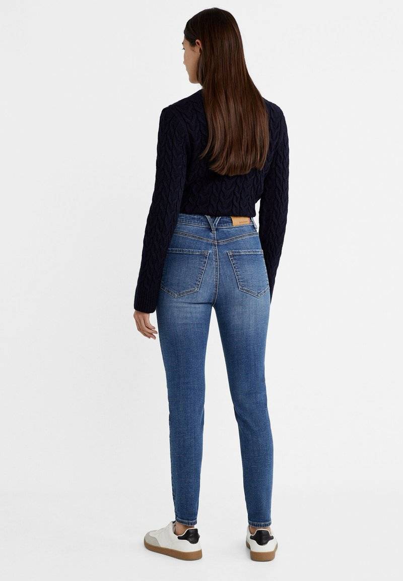 Stradivarius Stradivarius MIT SEHR HOHEM BUND - Jeans Skinny Fit - blue denim Jubiläumsangebot