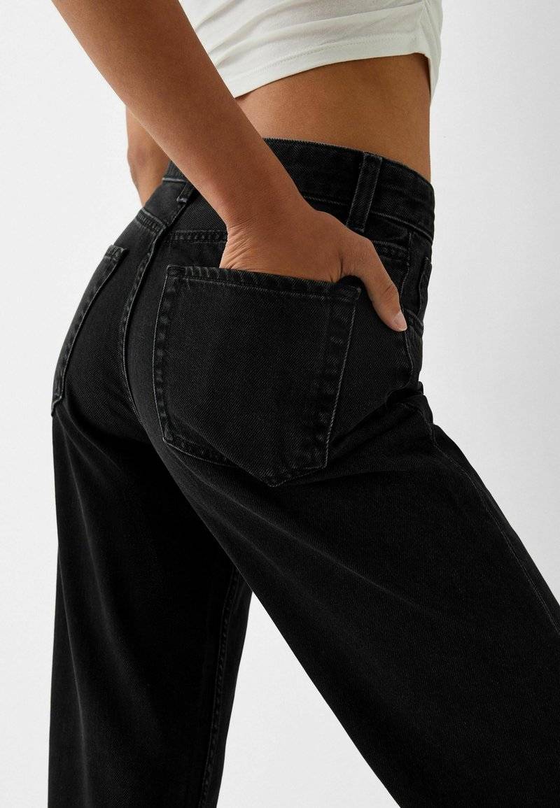 Bershka Bershka Flared Jeans - black Heißer Verkauf