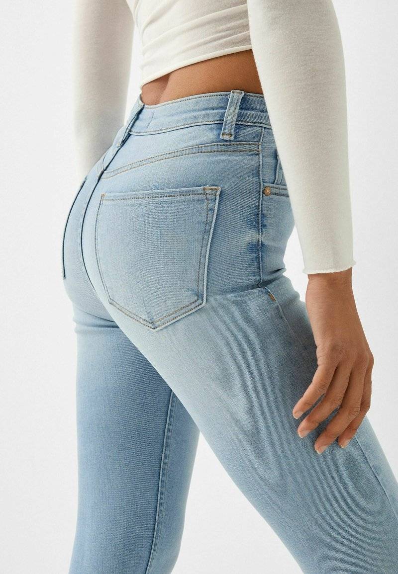 Bershka Bershka SUPER - Jeans Skinny Fit - light blue Blitzangebot