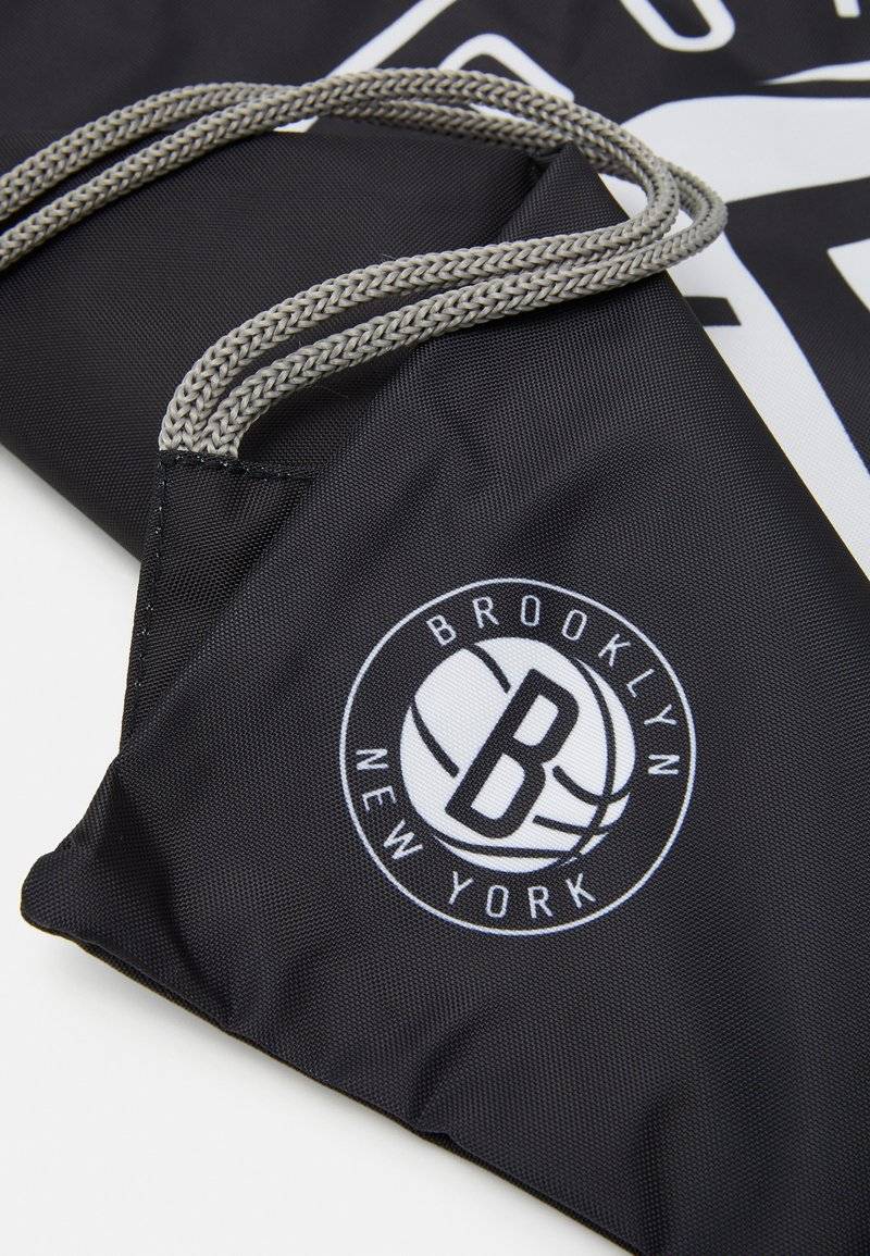 NBA NBA NBA BROOKLYN NETS GYM SACK - Drawstring sports bag - black Discount Store für neue Produkte