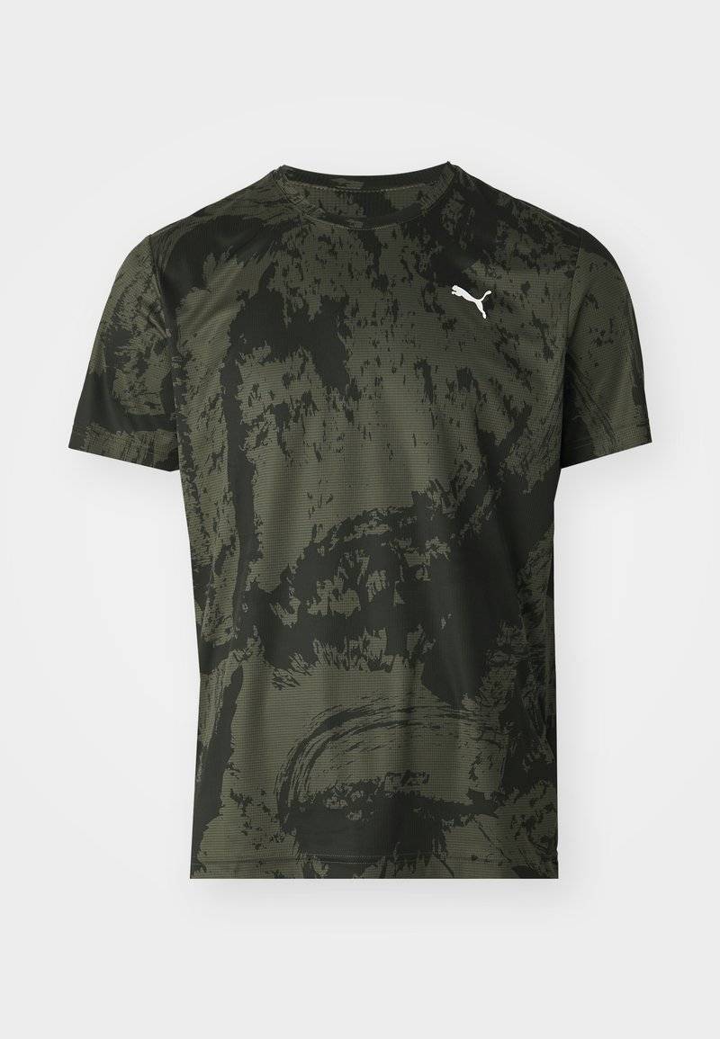Puma Puma TRAIN ALL DAY TEE - Print T-shirt - dark olive Jubiläumsangebot