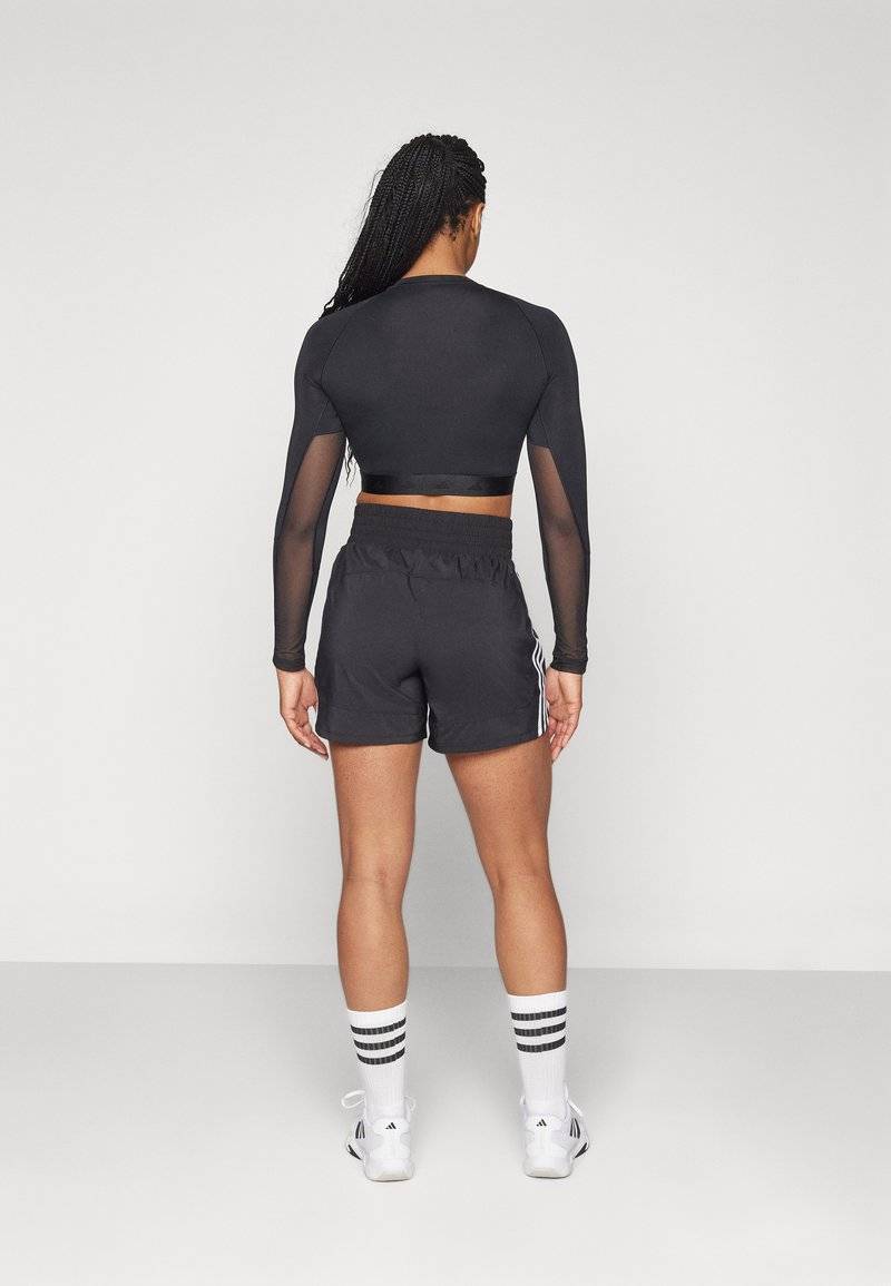 adidas Performance adidas Performance PACER 3-STRIPES WOVEN HIGH-RISE - Sports shorts Lagerräumung