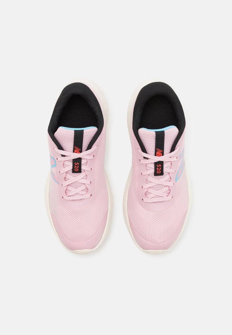 New Balance New Balance 520V8 UNISEX - Competition running shoes - mid century pink Zeitlich begrenztes Angebot