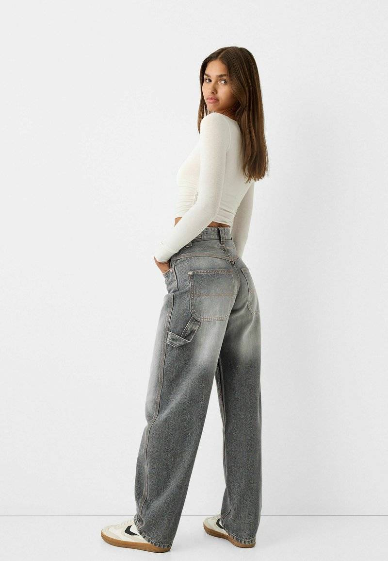Bershka Bershka WIDE BALLOON CARPENTER - Relaxed fit jeans - grey Neueste Stile