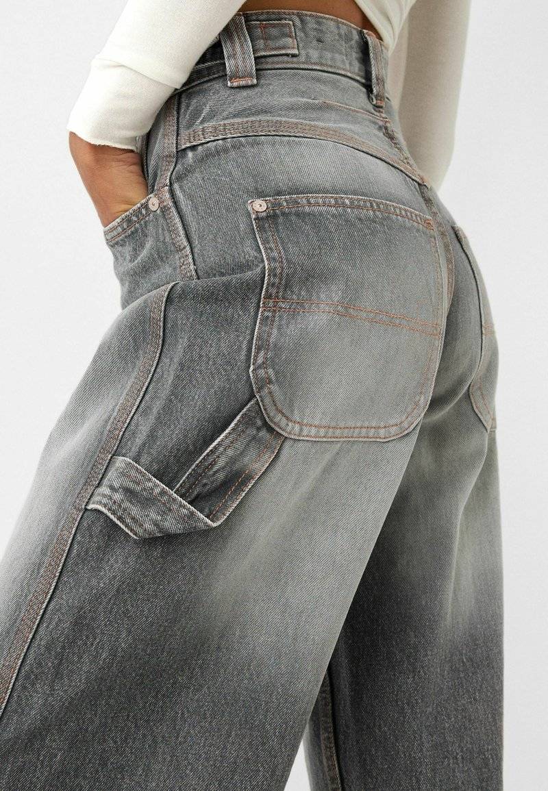 Bershka Bershka WIDE BALLOON CARPENTER - Relaxed fit jeans - grey Neueste Stile