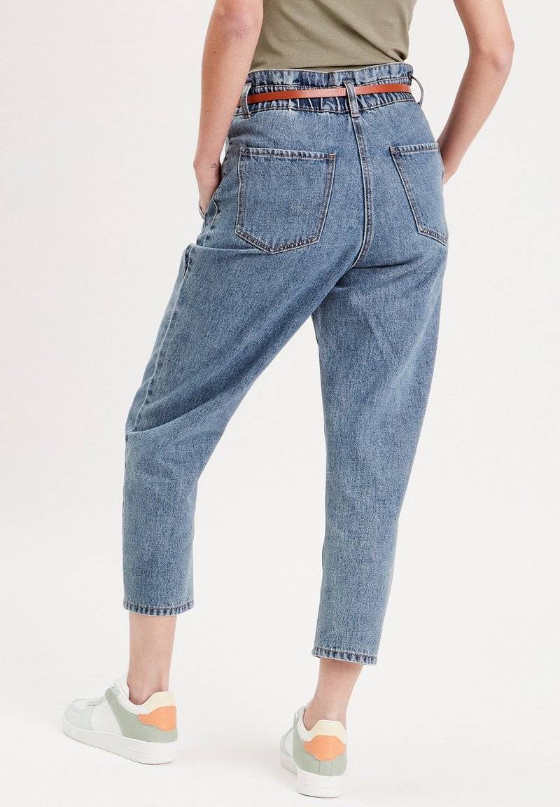 Cache Cache Cache Cache SLOUCHY-MIT GÜRTEL - Jeans Tapered Fit - denim stone Riesige Rabatte