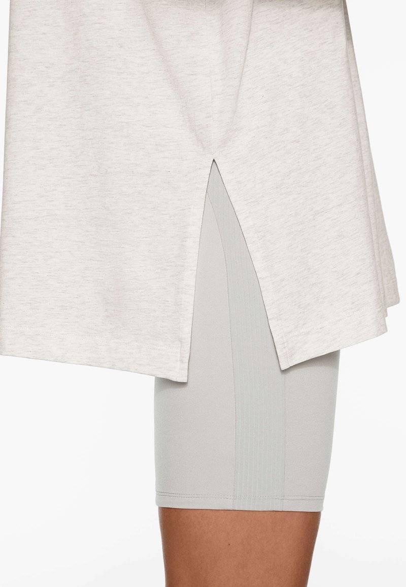 OYSHO OYSHO SHORT SLEEVE - Basic T-shirt - mottled light grey Versandkostenfrei
