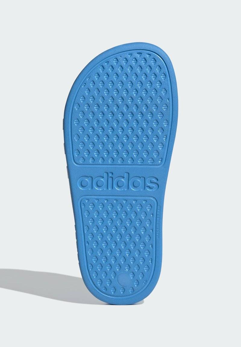 adidas Performance adidas Performance ADILETTE AQUA - Pool slides - blue burst cloud white blue burst Valentinstagsangebot