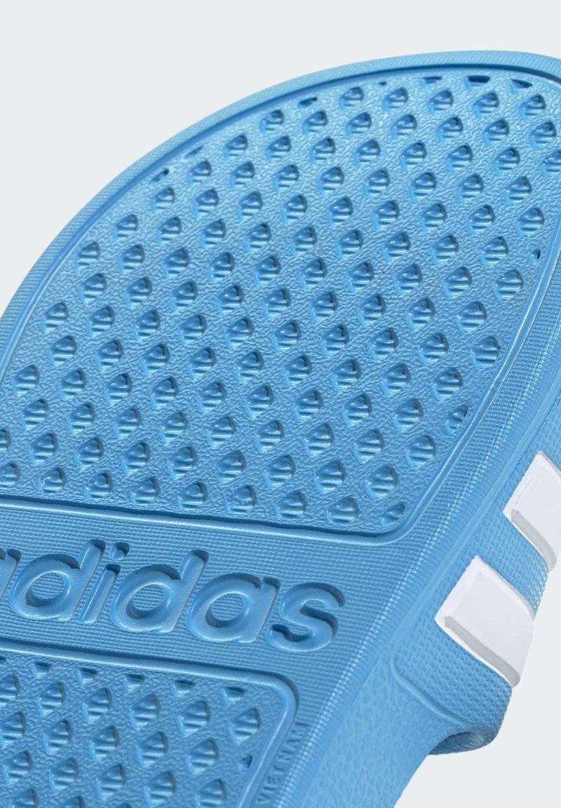 adidas Performance adidas Performance ADILETTE AQUA - Pool slides - blue burst cloud white blue burst Valentinstagsangebot