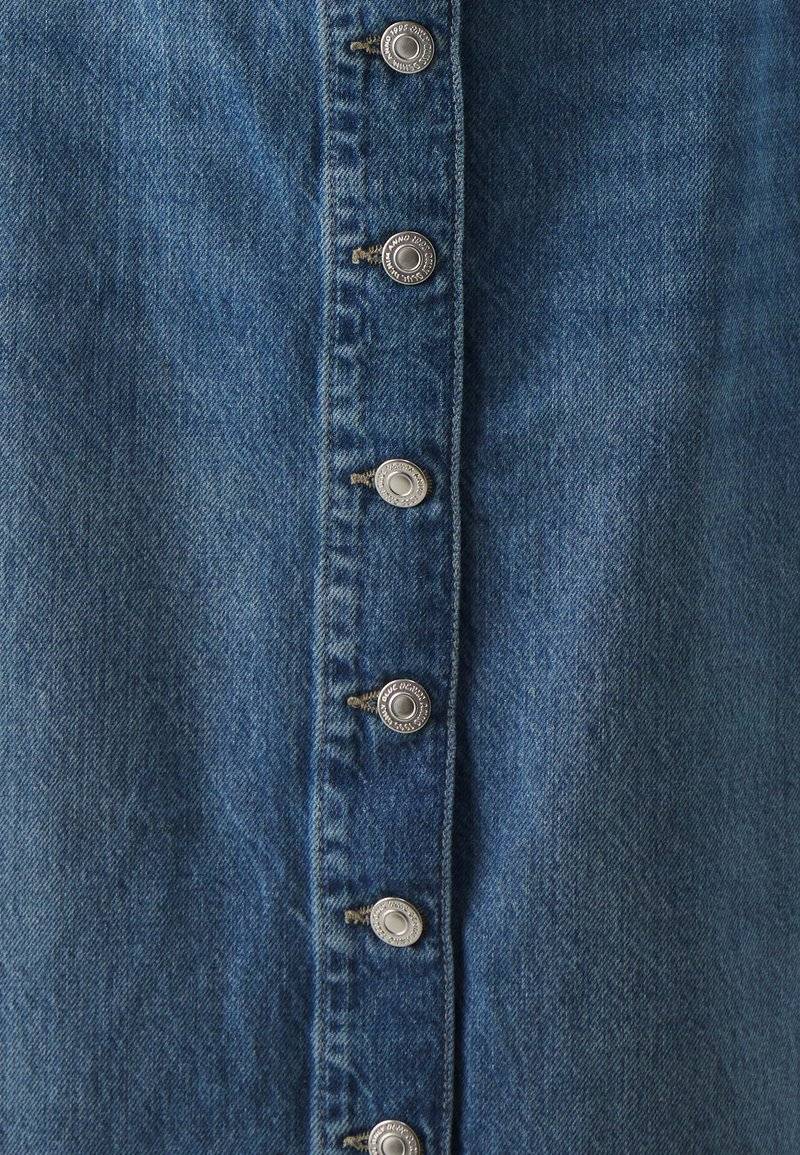 ONLY ONLY ONLCECE MIDI BUTTON SKIRT - A-line skirt - medium blue denim Vierteljährliche Förderung