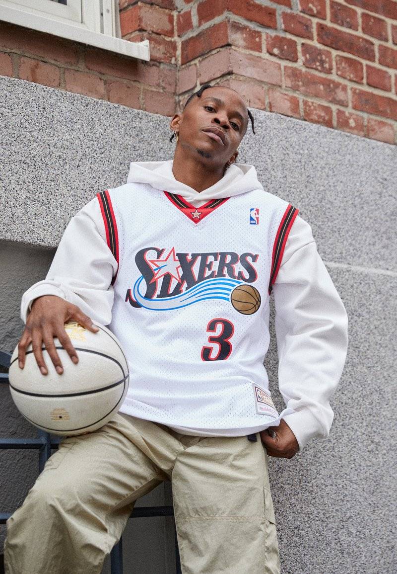 Mitchell & Ness Mitchell & Ness NBA ALLEN IVERSON PHILADELPHIA 76ERS SWINGMAN HOME - Club wear - white