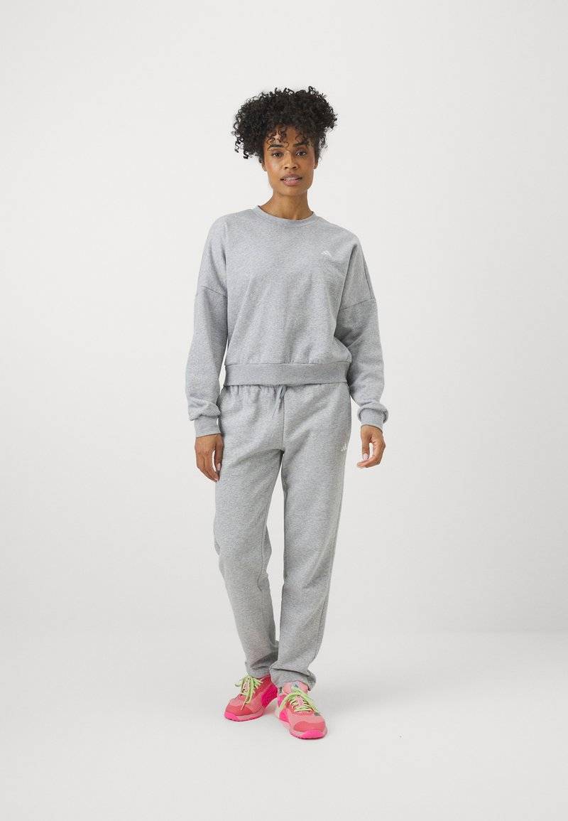 adidas Sportswear adidas Sportswear ESSENTIALS SMALL LOGO FEEL COZY - Sweatshirt Saisonale Angebote