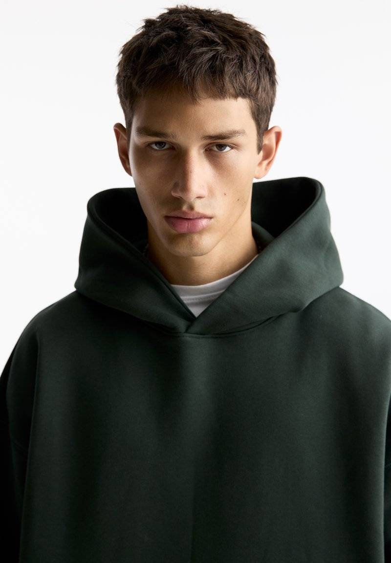PULL&BEAR PULL&BEAR BOXY - Hoodie - dark green Riesige Ersparnisse