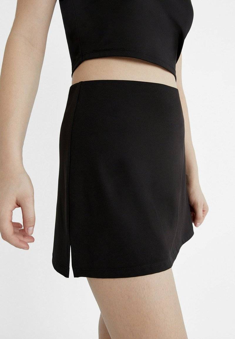 Stradivarius Stradivarius Mini skirt - black Kostenloser Versand international