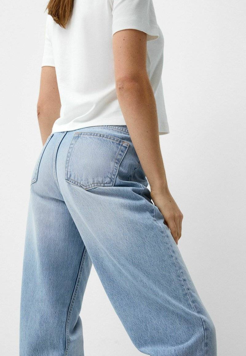 Bershka Bershka MOM - Straight leg jeans Begrenzt auf 3 Tage