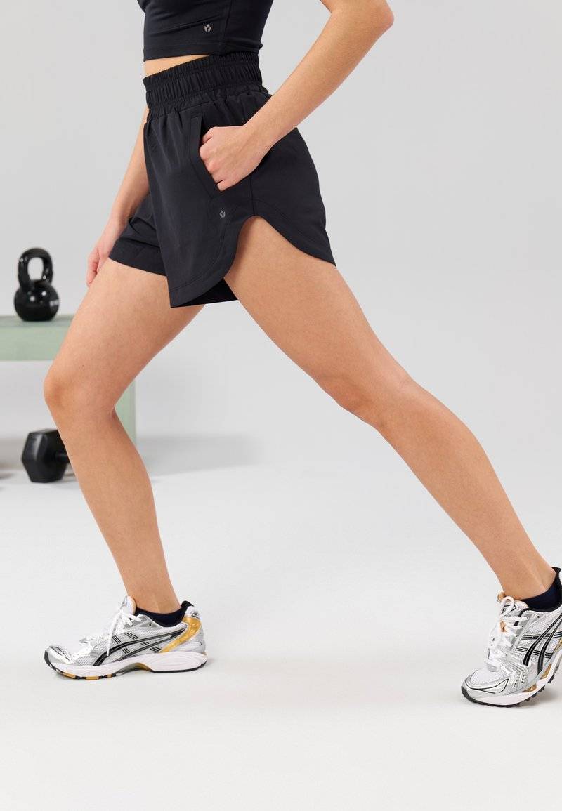 Even&Odd active Even&Odd active Sports shorts - black Fabrikverkauf
