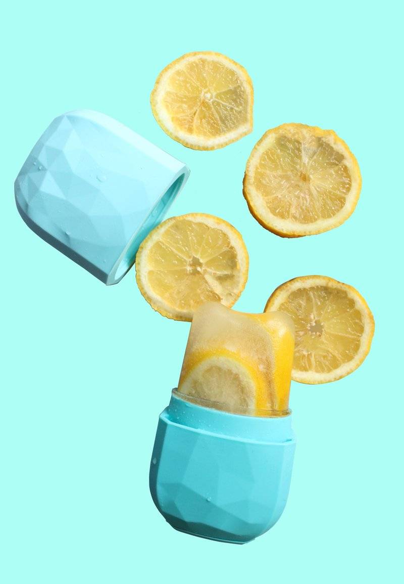 ARI ANWA Skincare ARI ANWA Skincare FACIAL ICE CUBE - MASSAGE ROLLER TOOL - Skincare tool - fresh blue Muttertagsangebot