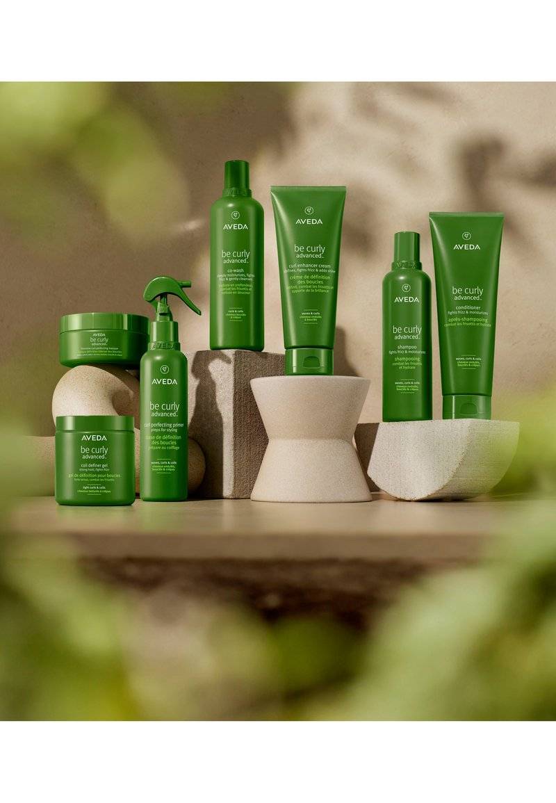 Aveda Aveda BE CURLY ADVANCED™ COIL DEFINER GEL - Hair styling Riesige Ersparnisse
