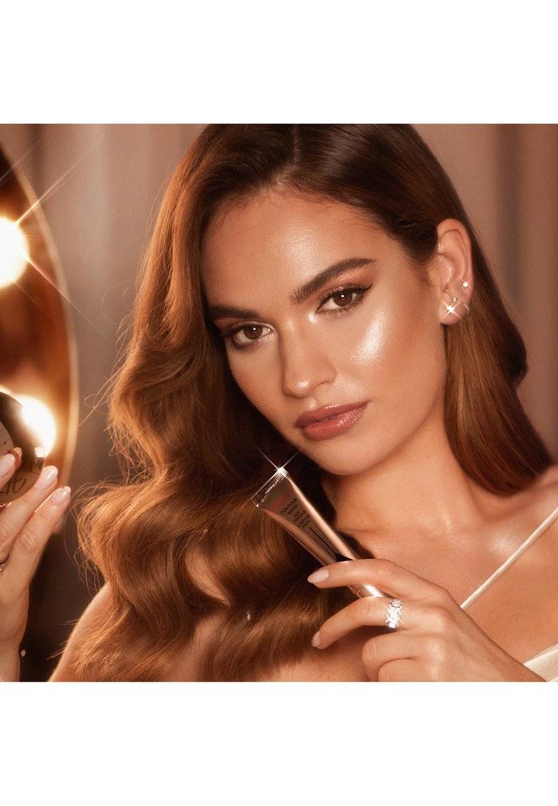 Charlotte Tilbury Charlotte Tilbury HOLLYWOOD CONTOUR LIGHT WAND - Foundation Versandkostenfrei