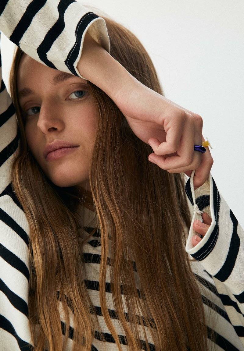 PULL&BEAR PULL&BEAR BASIC - Long sleeved top - mottled black Große Rabatte