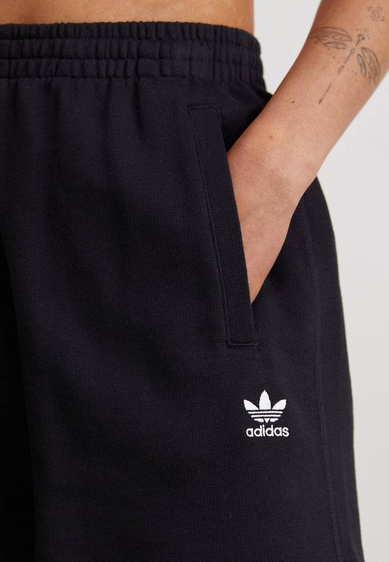 adidas Originals adidas Originals ESSENTIALS - Shorts - black Tiefpreis