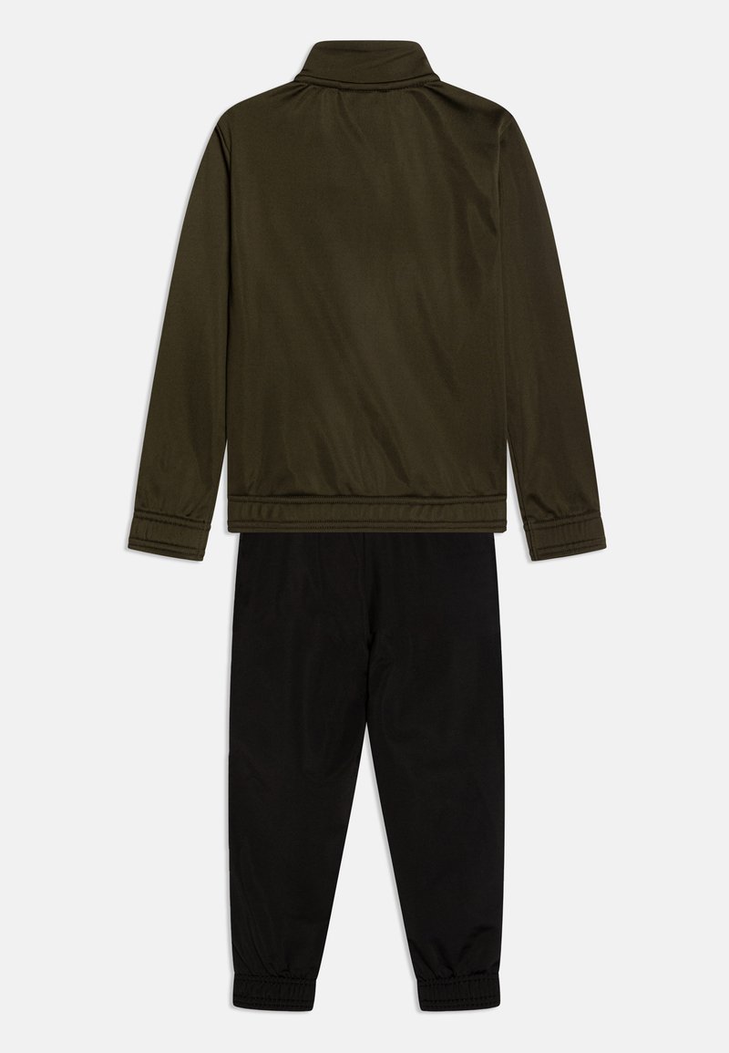 Puma Puma SUIT UNISEX SET - Tracksuit - dark olive Bis zu 55% Rabatt