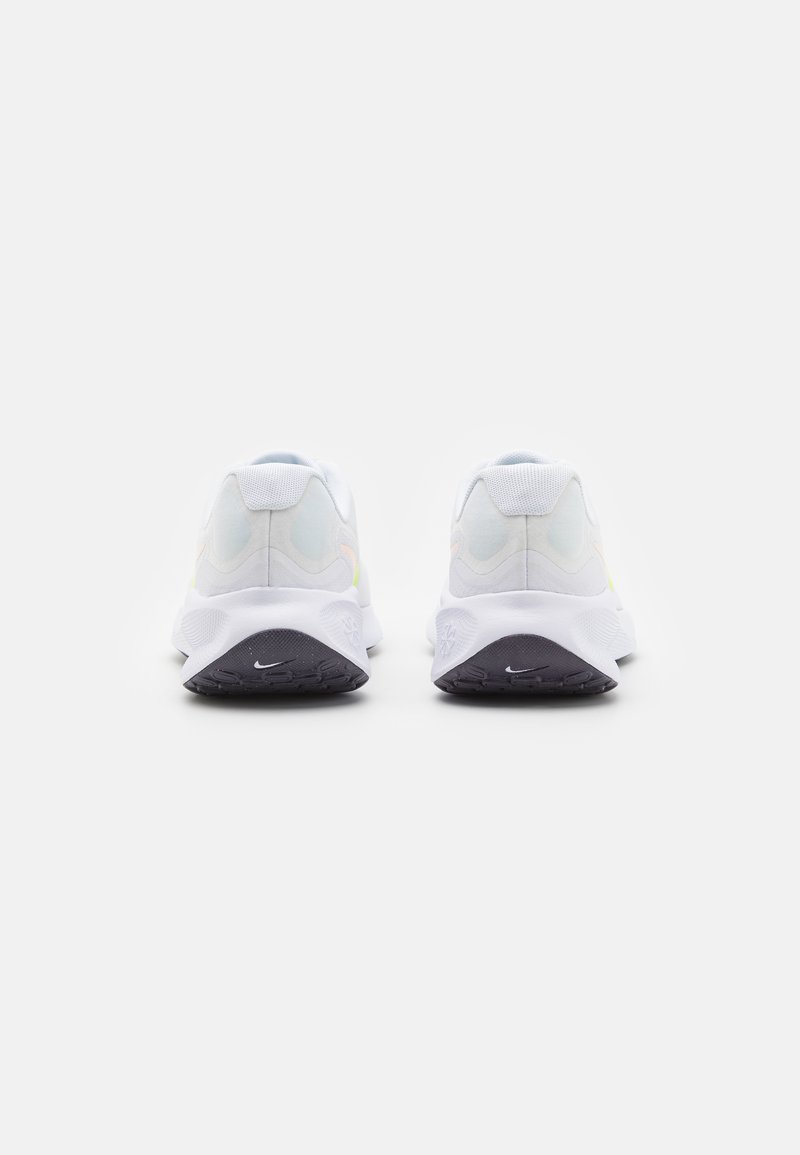 Nike Performance Nike Performance REVOLUTION 7 - Neutral running shoes 50% Rabatt für begrenzte Zeit
