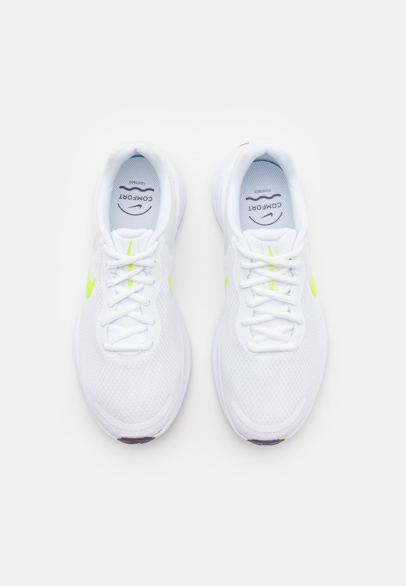 Nike Performance Nike Performance REVOLUTION 7 - Neutral running shoes 50% Rabatt für begrenzte Zeit