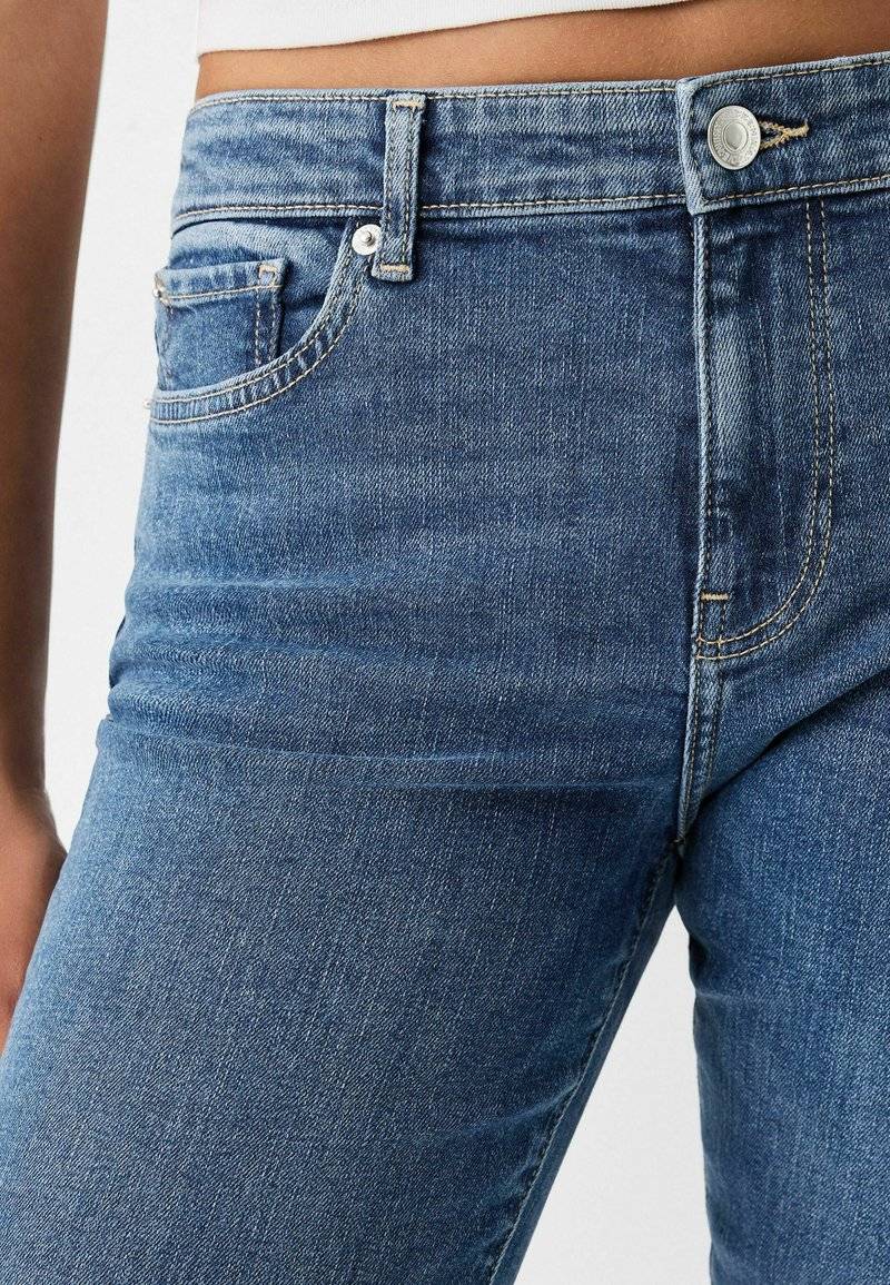 Bershka Bershka Flared Jeans - light blue denim Heißer Verkauf