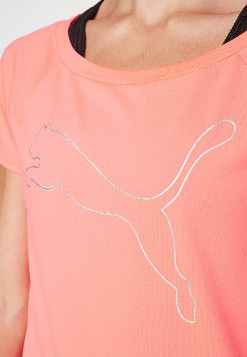 Puma Puma TRAIN FAVORITE CAT TEE - Sports T-shirt - sunset glow Vierteljährliche Förderung
