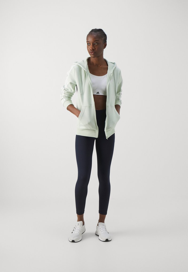 adidas Sportswear adidas Sportswear ESSENTIALS 3 STRIPES FULL ZIP HOODIE - Zip-up sweatshirt - linen green Riesige Rabatte