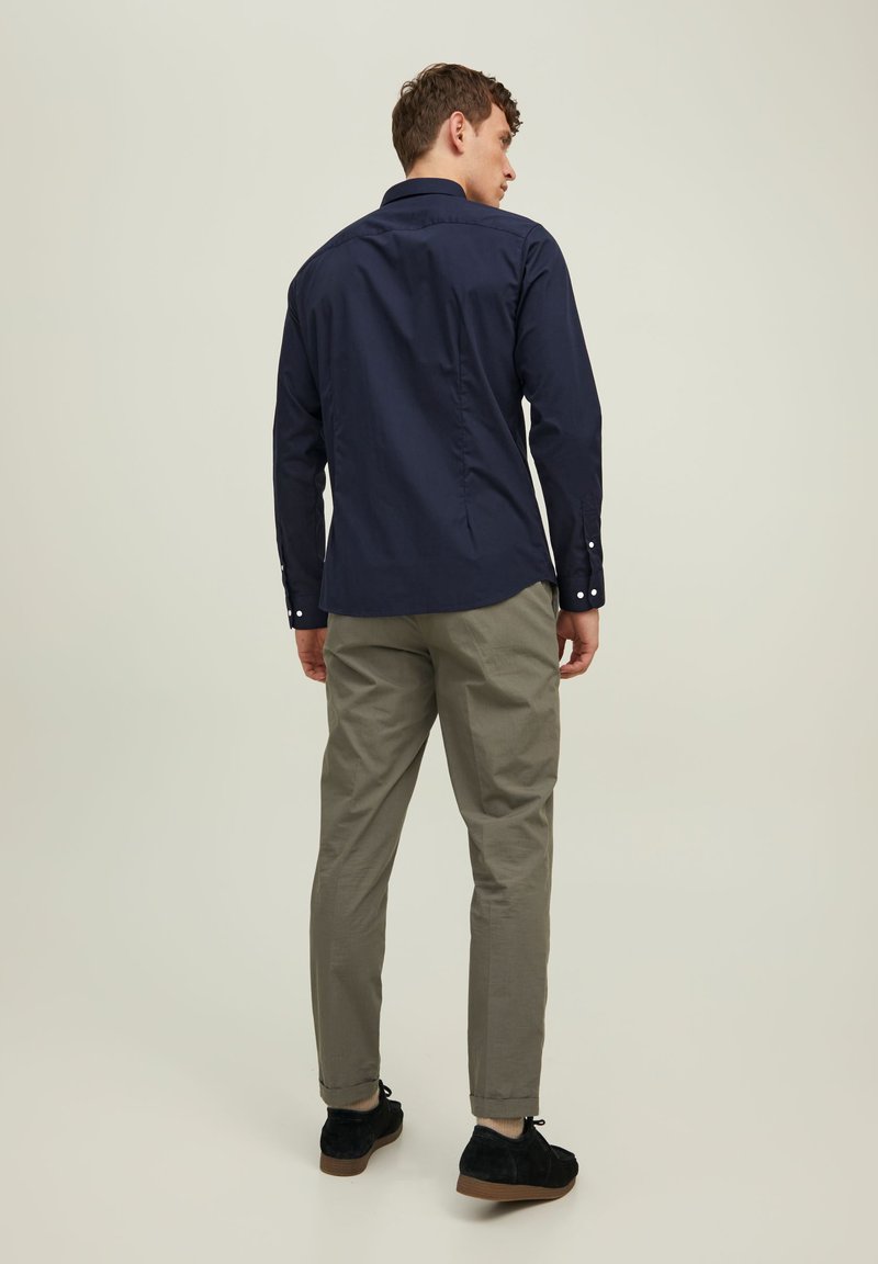 Jack & Jones Jack & Jones JJJOE SHIRT PLAIN - Formal shirt - navy blazer Lagerräumung