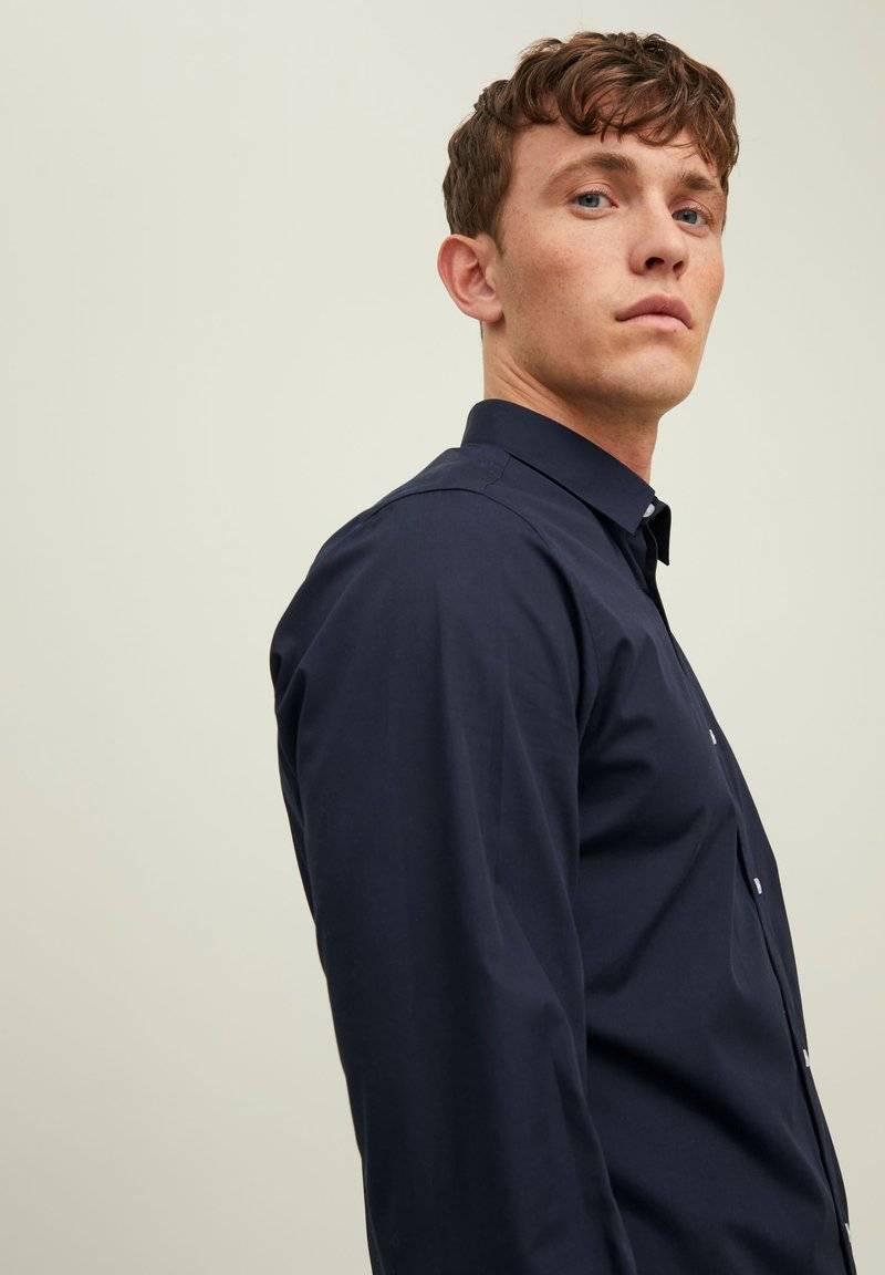 Jack & Jones Jack & Jones JJJOE SHIRT PLAIN - Formal shirt - navy blazer Lagerräumung