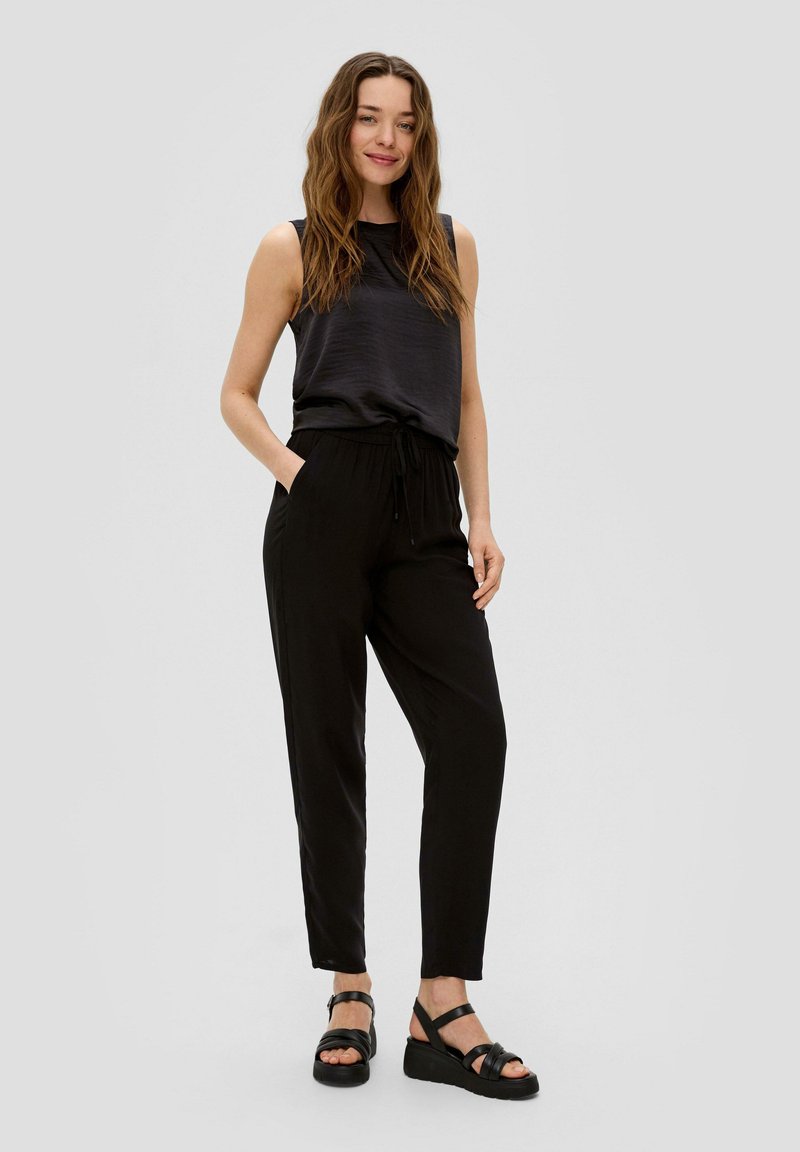 s.Oliver s.Oliver ANKLE-AUS REINER - Trousers - schwarz Neuheiten