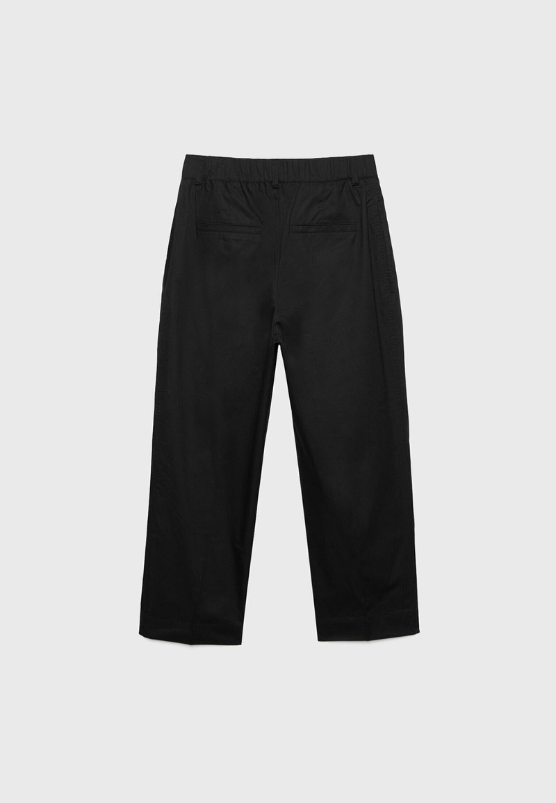 Stradivarius Stradivarius CARROT WITH DARTS DETAIL - Trousers - black Saisonale Angebote
