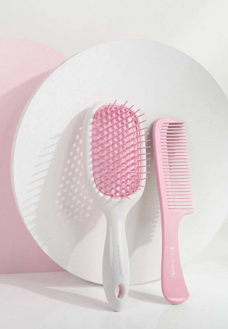Brushworks Brushworks BRUSHWORKS BLOWDRY BRUSH AND COMB - Hair set - pink & white Günstiger Verkauf