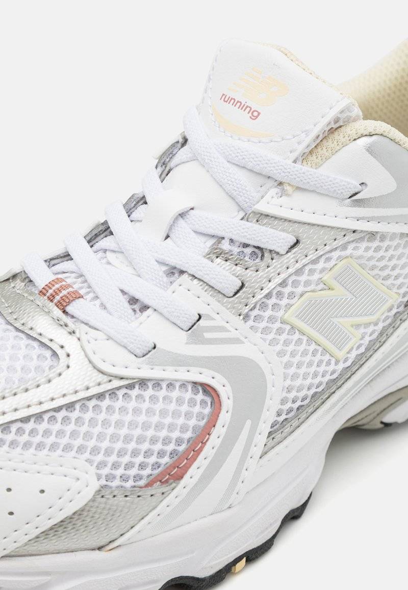 New Balance New Balance 530 UNISEX - Trainers - white Großer Ausverkauf