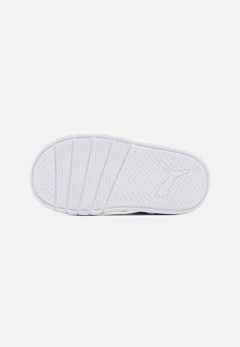 Puma Puma COURTFLEX V3 EASE IN UNISEX - Training shoe Exklusive Angebote
