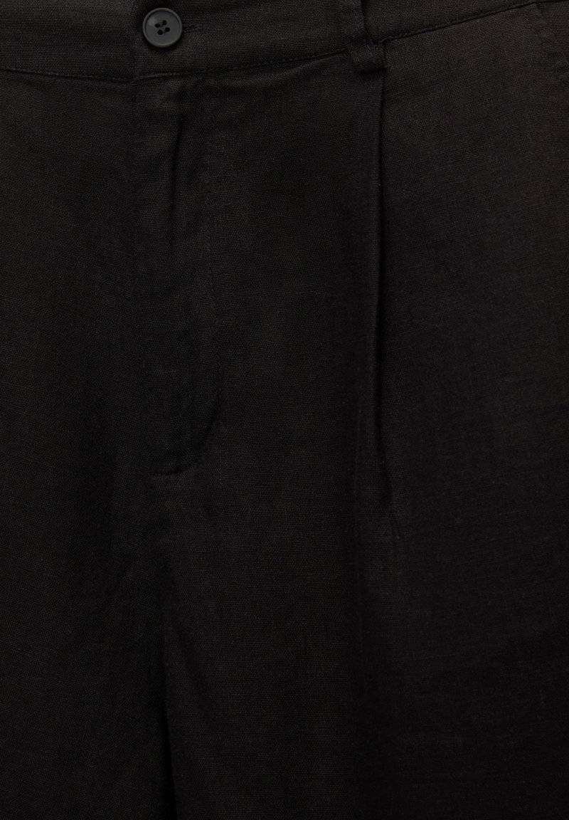 PULL&BEAR PULL&BEAR RUSTIC - BERMUDA - Shorts - black Wochenangebot